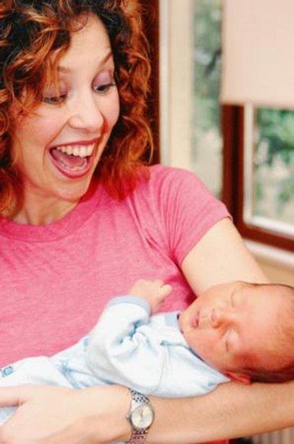 Anne olmann yaanabilecek en gzel mutluluk olduunu syleyen Trkay, bebeine Ali ismini koydu...