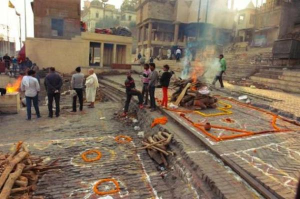 Hindistan&#8217;n kuzeydousundaki Varanasi, Hindularn yedi kutsal ehrinden biri.