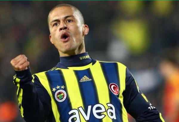 ALEX DE SOUZA (Orta saha)