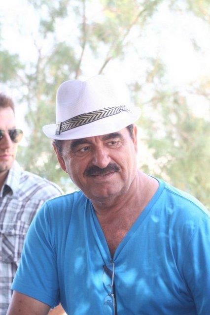 Seyrantepe'de yemek fabrikas, Tatlses i Kfteler, Seyrantepe ve Etiler'de kebap salonlar var. Trkiye'nin her yerine lahmacun salonlar aacak. By Tatlses adyla gmlek retiyor. Tatlses Air adl havayolu irketinin de sahibi.