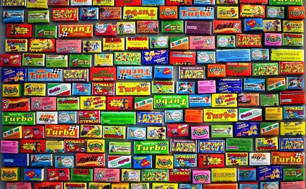 1. Ticari olarak ilk cikleti 1848 ylnda John Curtis evindeki sobann stnde retti ve "state of maine pure spruce gum" ad altnda pazarlad.