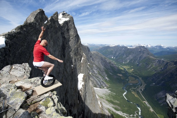 19) A death-defying act by Eskil Rnningsbakken in Norway.