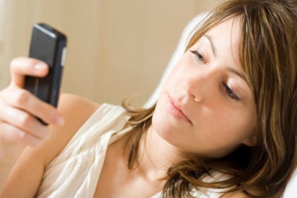 nk telefon konumalarnda yz yze olamayacanz iin onun ne hissettiini anlamayabilirsiniz.