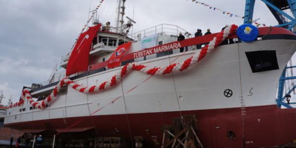 TBTAK MARMARA<br>      Trkiye'de yaplan ilk aratrma gemisi TBTAK Marmara, dn dzenlenen trenle denize indirildi. 13.8 milyon TL'ye mal olan 41 metre uzunluunda ve 9.5 metre geniliindeki gemi, sualt canll ve deniz kirlilii aratrmalarnn yan sra gerekli donanmlarn eklenmesiyle petrol ve sismik aratrmalar da yapabilecek.