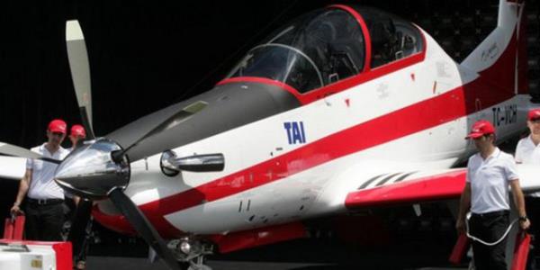 Tamam Trk mhendisler tarafndan tasarlanan uan ini mesafesi ise 593 metre. Hrku, 6 ylda yapld ve 150 milyon dolara mal oldu.