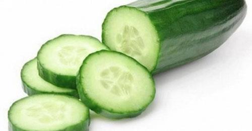 Diyet yaparken en nemli ey alk hissini basklamak ve salk iin gereken besinleri alabilmektir. Bu anlamda zayflamaya yardmc olan, bedene dinlik katan ve ierdii maddelerle kilo vermeyi destekleyen nemli gdalar vardr. te zayflamanza yardmc olacak itah kesici gdalar:  <br>    Salatal iyice ykayn ve kabuklaryla birlikte ince dilimler halinde kesip zerine bol bol dereotu serpin. Bu sebzenin kalorisi yok denilecek kadar az ve olduka tok tutucudur.