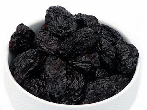 nler arasnda acktnzda kuru erik yiyin. Kuru erik kan ekerinin dmesini engeller. Ancak fazla abartmayn. nk bir kuru erikte 8 kalori var.