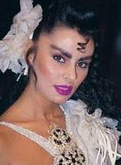 Serpil akmakl, 1980'lerin sinemasna damga vuran yldzlardan biriydi. zellikle de o dnem moda olan kelebek eklindeki tokalarla yaplan sa modeli de onun adyla anlr.