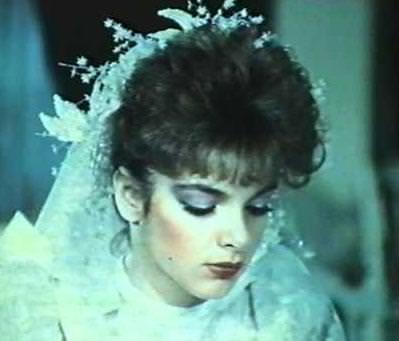 1986 ylnda sinemaya adm atan bu nl daha sonra kulvar deitirip mzie yneldi.