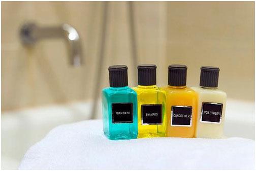 nsanlarn otellerden yle eyler alyor ki ampuan, sabun ve tarak bunlarn yannda devde kulak kalr.