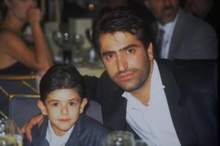 ok fazla medya nne kmayan Mahmut, Krmzgl'n ok sevdii ancak gen yata yitirdii aabeyinin adn tayor.