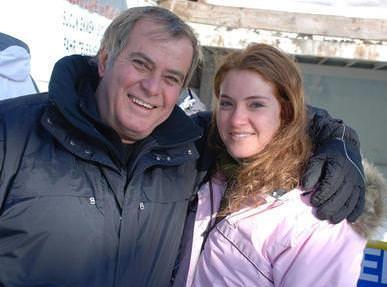 Akan, geen yl yapt k tatilinde kz zlem ve olu zgr ile grntlenmiti.