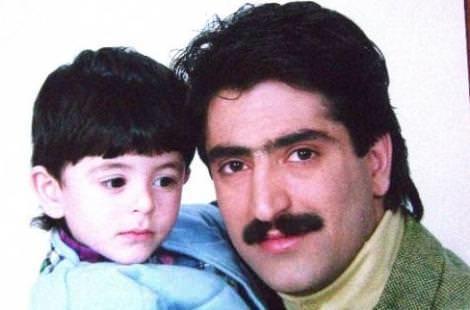 MAHSUN KIRMIZIGL VE OLU MAHMUT<br>    Mzikten sinemaya geip Beyaz Melek ve Gnei Grdm filmleriyle byk baar kazanan Mahsun Krmzgl'n ilk evliliinden Mahmut adnda bir olu var.