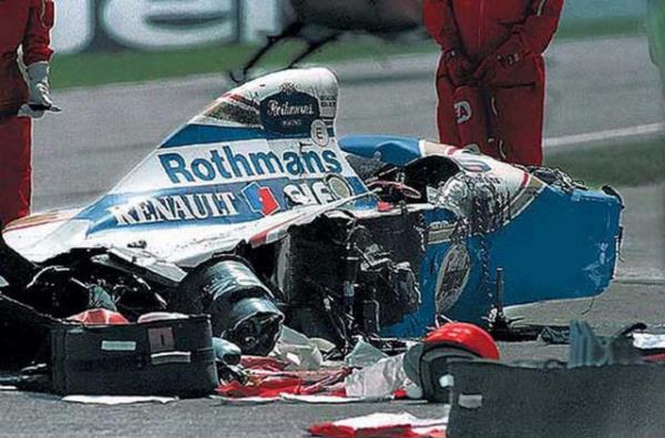 <p><b>AYRTON SENNA'NIN LM:</b></p> Formula 1 tarihindeki gelmi gemi en byk ve en nemli pilotu olan Ayrton Senna, Bologna yarlar srasnda yapt kaza ile canl yaynda hayatn kaybetmiti.