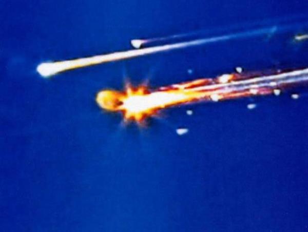 <p><b>COLUMBIA UZAY MEK:</b></p> Toplam 37 adet grevi tamamlanan Columbia mekii, 2003 ylnda sonra grevinden dnerken atmosfere giriinde patlayarak, 7 mrettebat ile birlikte paralanmt.