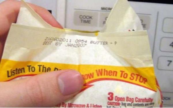 Patlam msr mikrodalga frndan kardktan sonra, kk bir delik yapn, olmayanlar delikten dkn.