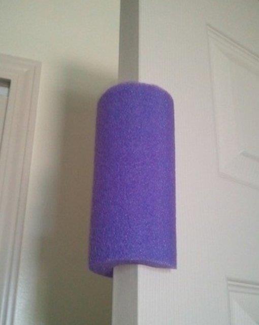 Bylece kap duvara arpmaz.