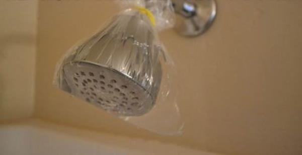 Gece bir poetin iine sirke doldurun. Sabahleyin temiz olur.