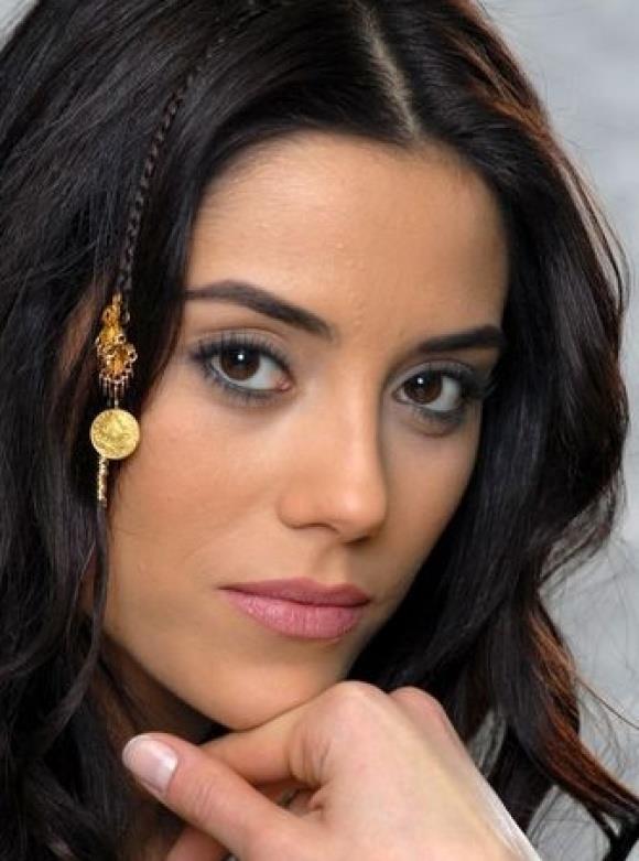 Cansu Dere<br>   stanbul niversitesi Arkeoloji Blm