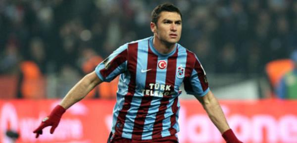 BURAK YILMAZ (Trabzonspor, 2009-10)<br>    Bordo-mavili ekipteki ilk sezonunda 11 mata 3 gol atsa da son mata Fenerbahe'ye att kritik gol ampiyonluun Bursa'ya tanmasn salad. Ertesi sezon 30 mata 19 gol kaydetti...