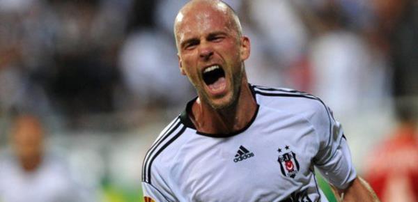 FABIAN ERNST (Beikta, 2008-09)<br>    2008-09 sezonunda ampiyonluk yarnda Sivasspor ile ekien Beikta'a ara transferde yaplan Ernst takviyesi mthi bir verim salad. Denizli'nin kahin ilan edilmesinde ok nemli bir pay sahibi oldu.