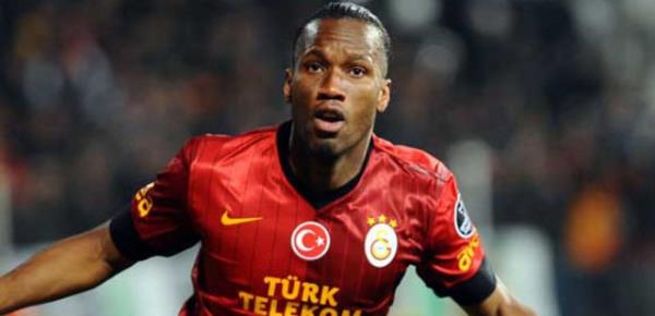 DIDIER DROGBA (Galatasaray, 2012-13)<br>    Sneijder'n hemen sonrasnda Shanghai Shenhua'dan transfer edildi. Sergiledii performansla adeta kllerinden dodu... 1.5 sezonunu geirdii Galatasaray'dan ayrldktan sonra da yeniden Chelsea'ye dnd.