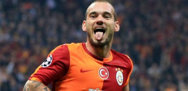 PEK YA YLER?<br>    WESLEY SNEIJDER (Galatasaray, 2012-13)<br>    Galatasaray'n Inter'den 7.5 milyon Euro karlnda kadrosuna katt Hollandal yldz, sar-krmzl takma Drogba ile birlikte seviye atlatt. Halen takmnn en nemli ismi konumunda...