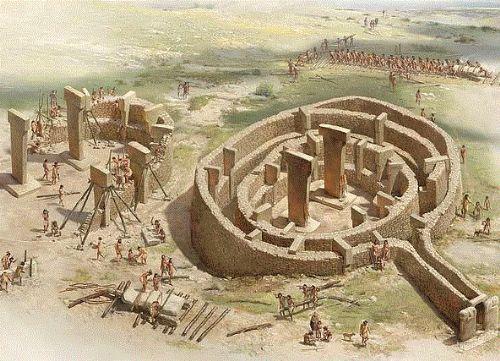 Bilinen en eski insan yapm dini yapt, Milattan nce 10. milenyumda (M 10.000) yaplm olan Gbeklitepe'dir ve Trkiye'de bulunur.