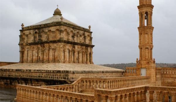 Yeni ismi &#8220;Alagz&#8221; olan Mardin&#8217;in Midyat lesi&#8217;ne bal Sryani ky Beth Kustan da onlardan biri. Alagz Ky Muhtar Fetrus Akta, Midyat Belediyesi&#8217;ne bavurarak kyn eski ismi olan &#8220;Beth Kustan&#8221; adnn geri verilmesini istedi.