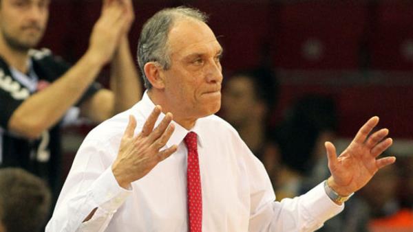 Kunter, 1988 ylnda Fenerbahe formasyla Hilalspor karsnda 153 say atarak rekor krarken, ilk yarda da att 81 sayyla bir devrede en fazla say reten basketi olarak da tarihe geti.