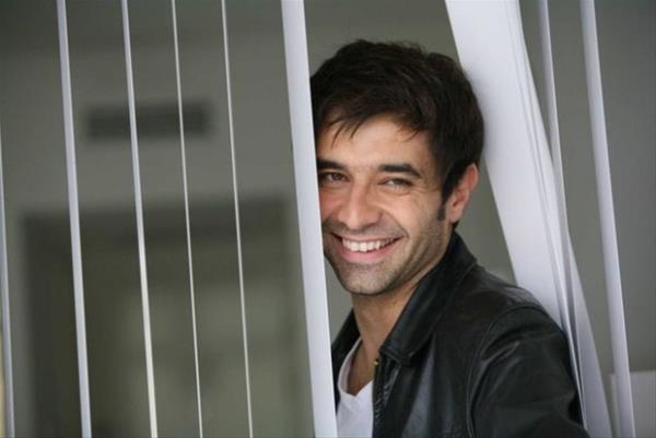 Cansel Elin de Fransa'da eitim grd.