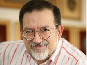 Her frsatta "Tarihi deilim gazeteciyim" diyen Murat Bardak da birden fazla dil bilenler arasnda.