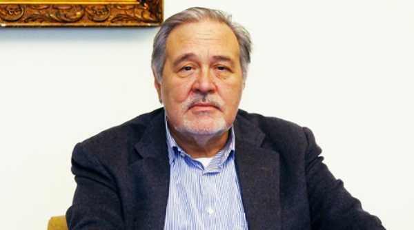 leri seviyede Almanca, Franszca, ngilizce, talyanca ve Rusa bilen Ortayl, Krm Tatarca'sn da anlayabilmektedir.