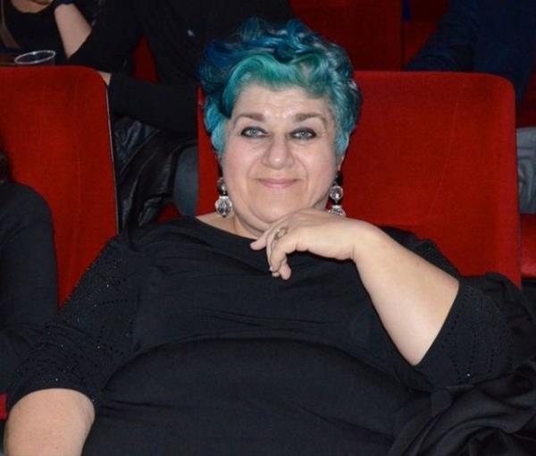 Serra Ylmaz, Trkiye'nin en ok yabanc dil bilen nllerinden. talyanca'y ana dili gibi konutuunu Ferzan zpetek'in filmlerinden biliyoruz.