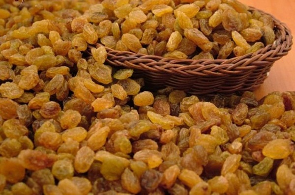 Kuru zm  <br>  yi bir enerji kaynadr. Balgam sktrc etkisiyle solunum hastalarna tavsiye edilir. Gnde 10 tane yendiinde tansiyonu drmede etkilidir. Bu ynyle iltihaplara kar da baklk sistemini glendirir.