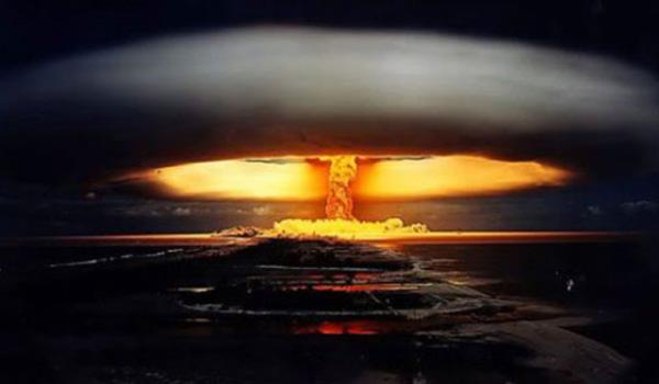 4- NKLEER SAVA: Nkleer sava kma olasl geen yzyla gre daha dk. Ancak nkleer silahlar varln srdryor ve daha fazla lke bunlara sahip oluyor. Dolaysyla bu risk her zaman olacak.