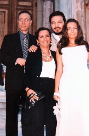 Sunal ailesi bir arada...