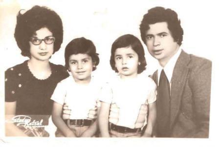 ACUN ILICALI<br>  nl yapmc Acun Ilcal, mteahhitlik yapan babas, Ziraat Mhendisi annesi ve aabeyi mer Ilcal ile ayn karede.