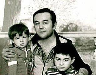 SERDAR ORTA  Bu fotoraftaki ekik gzl ocuu tanmamak mmkn deil