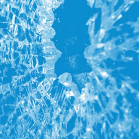 Bir cam krldnda, ufalanan paralar saatte  bin millik bir hzla etrafa salr.