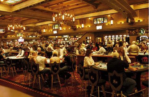 Las Vegas'taki kumarhanelerin hi birisinde saat yoktur.