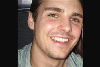 Acton Beale<br>  Getiimiz senenin modas planking de can ald. Avustralyal Beale 7 katl evinin balkonunda planking yaparken aa dt. Ambulans olay yerine geldiinde artk ok geti.