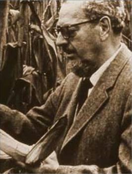 Talk show srasnda lm<br>  Jerome Irving Rodale salkl yiyecek konusunda bir uzmand. Organik tarmda bir ncyd. Organik tarm ve Bahecilik konusunda bir dergi ve gazete karyordu.  Byk bir vnle en az 100 yana yaayacan sylerdi. Rodale 1971 de Dick Cavett show da bir rportaj srasnda kalp krizi geirip ld. Show srasnda uyuduunu sanan sunucu hatta aka yaparak skldnzm diye sormutu. ldnde 72 yandayd. Bu rportaj hi yaynlanmad.