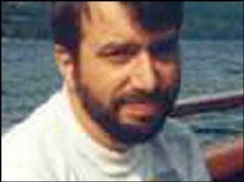 En Yeniler Gndem Ekonomi Yaam Dnya Teknoloji Eitim Turizm Emlak Otomobil Spor Kltr Sanat Magazin Sinema Alveri Salk lgin lmler 1 ... 8 9 10 11 12 ... Richard Sumner<br>  Richard Sumner izofreniden mustarip bir sanatyd ve 4 kez intihar teebbsnde bulunmutu. En sonunda bir ormana gitti ve kendisini bir aaca kelepeleyip anahtar da ulaamayaca bir yere att. 3 yl kimseden habersiz aata asl kald! Sumner'n kemiklerini ormanda kpei ile dolaan bir kadn buldu. Bu olay da belki de en uzun ve acl intihar olarak kaytlara geti.