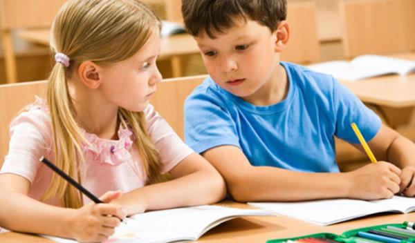 3-Seme ansn olsa snfta kimin yannda oturmak isterdin? Kimin yannda oturmay istemezdin? Neden?