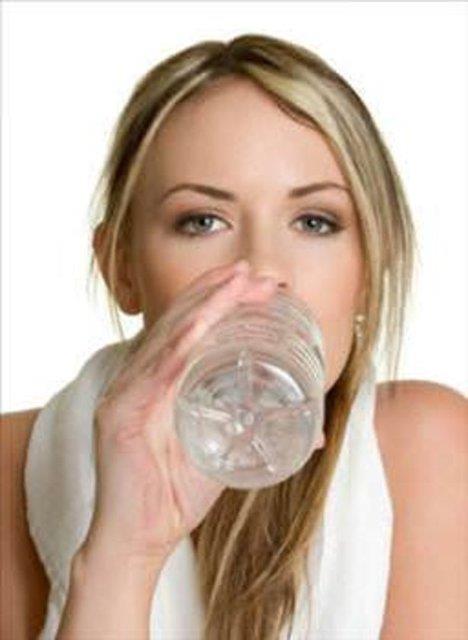 20- Bol su iin<br>  Susuz kalndnda beyin daha ok almak zorunda kalr ve tasarlama yetisi zarar grebilir.