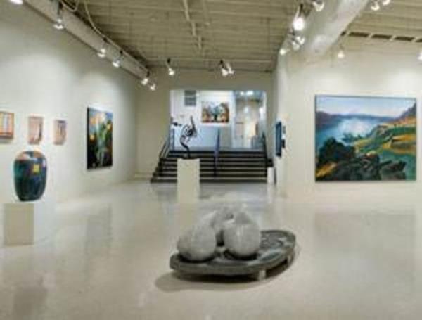 22- Sanat mzelerini ziyaret edin<br>  Aratrmalar sanatsal olaylar izlemenin gerginlii azalttn ve kiinin gerekten nemli ilere odaklanmasn saladn ortaya koyuyor.