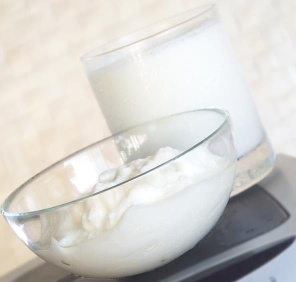 Aratrmada, dk kalorili diyet yapan kiilerin diyetlerine yourt ilave edildi ve gn iinde 3 n yasz yourt yiyen ar kilolularn yourtsuz diyet uygulayanlara gre yzde 22 daha fazla kilo verdikleri grld.