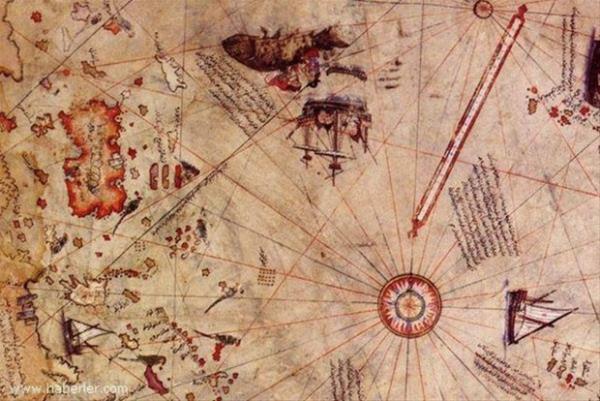 Bunlar sanki bir dünya haritasının parçalarıydı. Haritaları yapan ünlü Türk amirali Piri Reis’ti. Fakat onun yaşadığı dönemde böyle haritaların çizilmesi imkansızdı.
