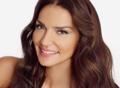 Ebru Akel de zmirli nllerden.